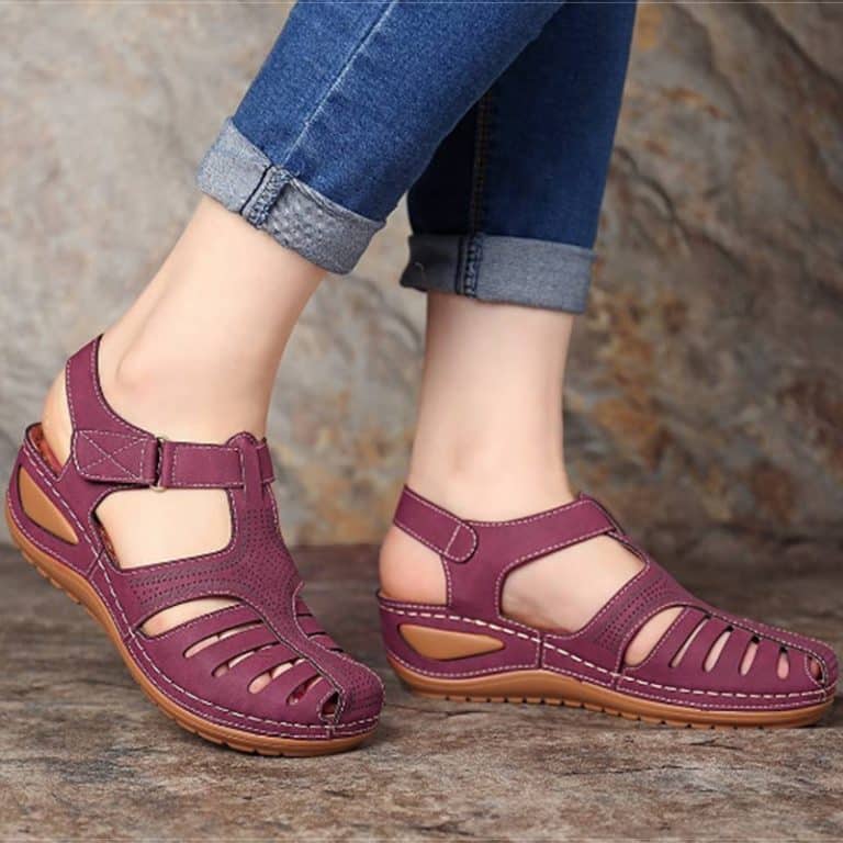 Women's orthopedic open sandals in burgundy leather