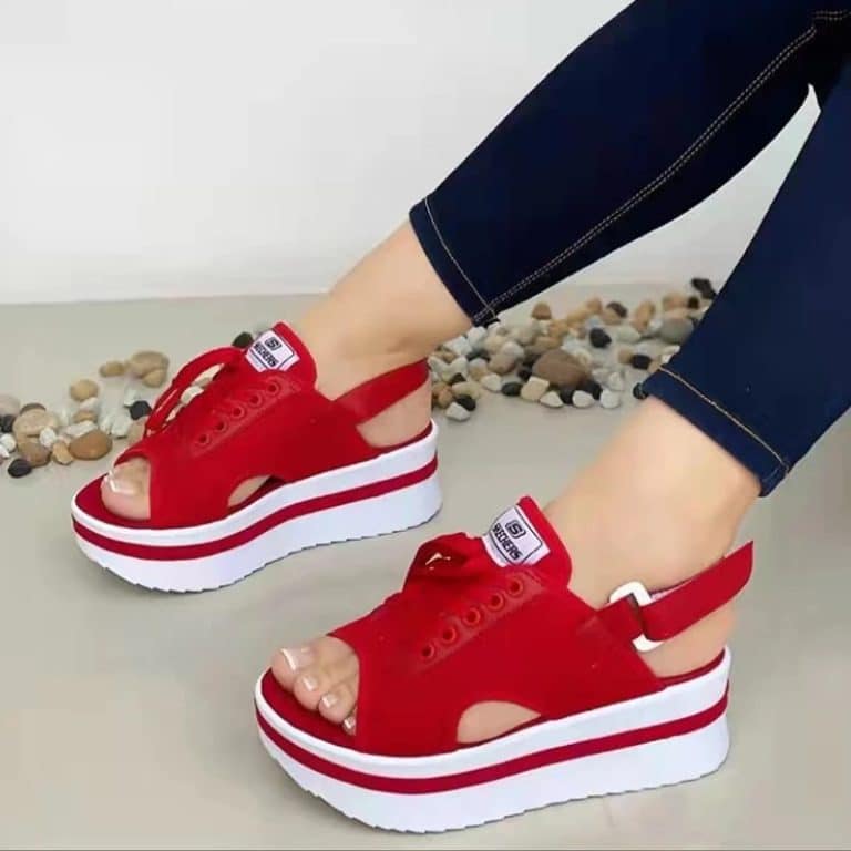 Platform sandals in red with Velcro closure, for women's orthopedic support.