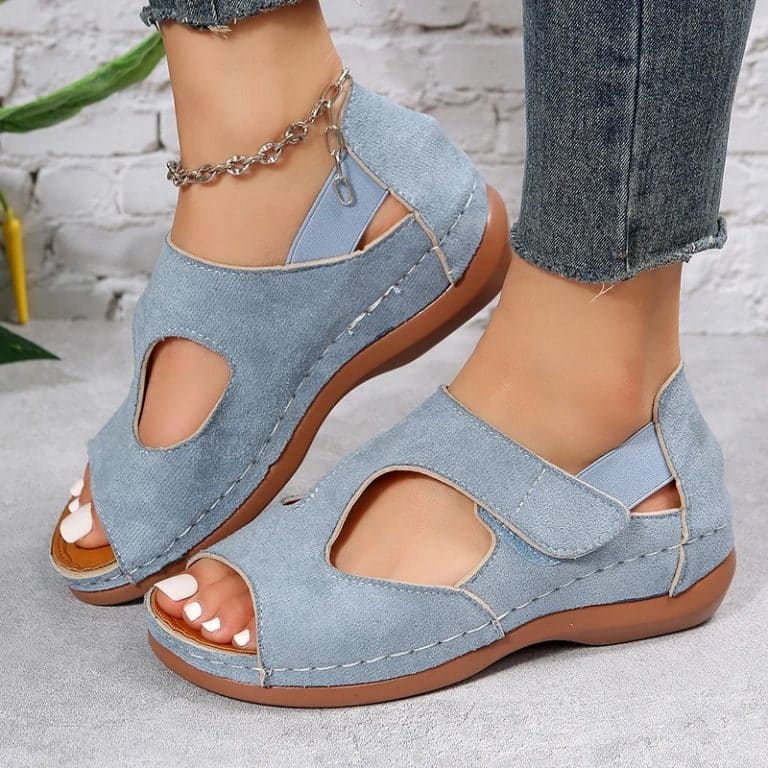 Women's breathable mesh sandals, orthopedic design, blue color.