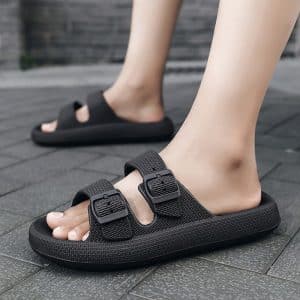 Orthopedic men's sandals adjustable in black with double strap
