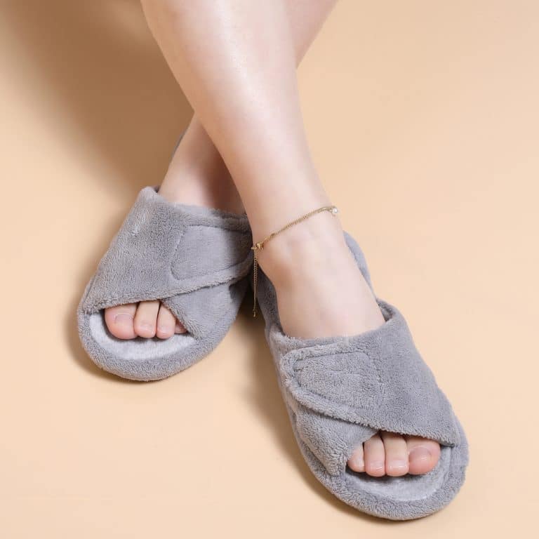 Orthopedic gray slippers with velcro.